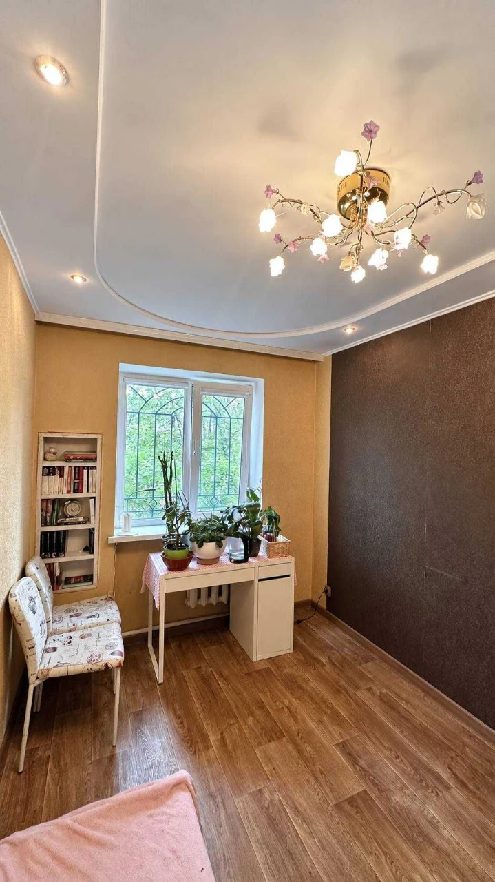 Продаж 3 кімнатної квартири  вул  ак. Філатова Черемушки  кв
