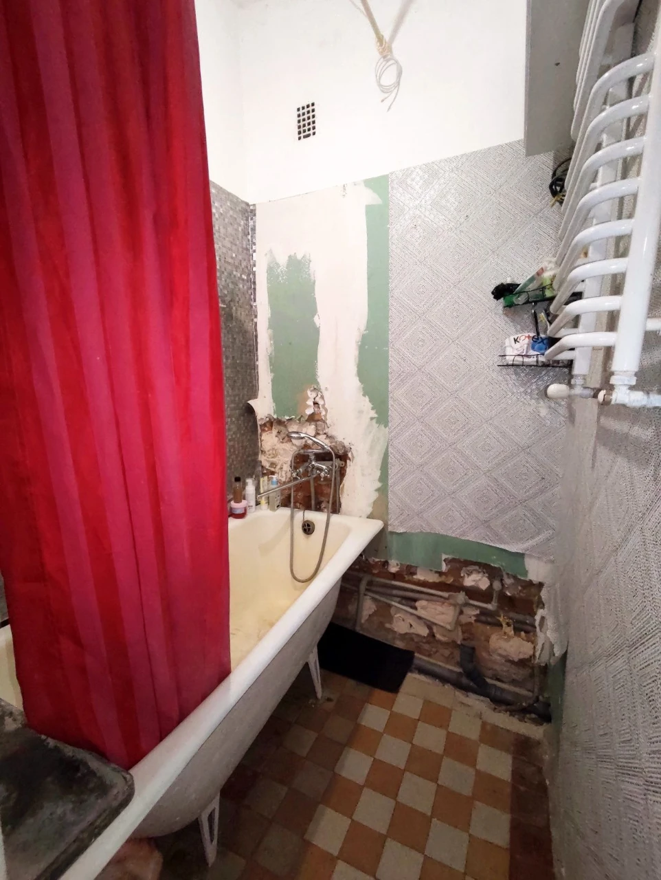 Продам 3к квартиру в центрі. Покращене планування. Газове оп