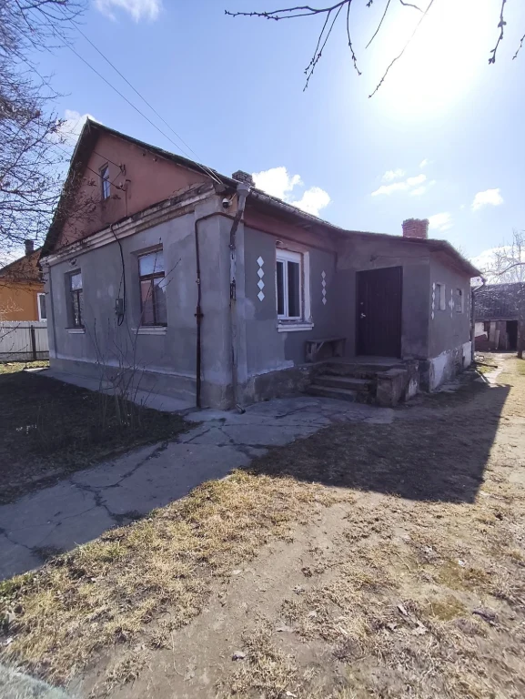 Продається будинок у Рівному. Під ремонт або реконструкцію. Чудовий