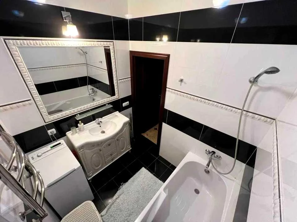 Apartment. Akademika Rudnickogo Street, Lviv