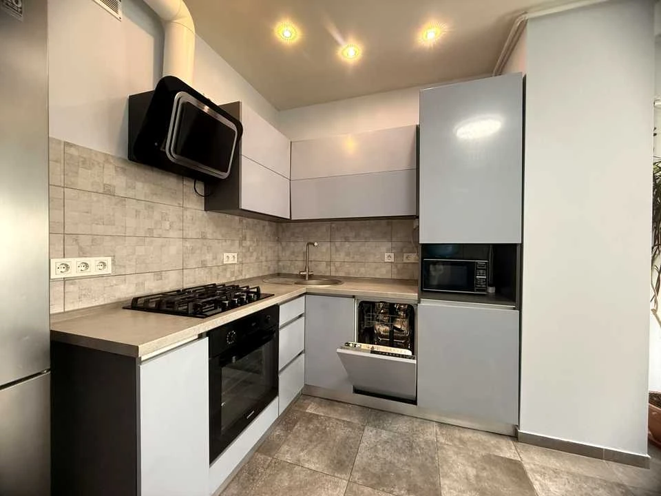 Apartment. Yunatska St., Kyiv