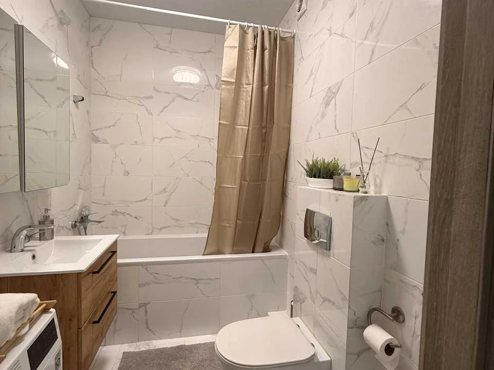 Apartment. Yunatska St., Kyiv