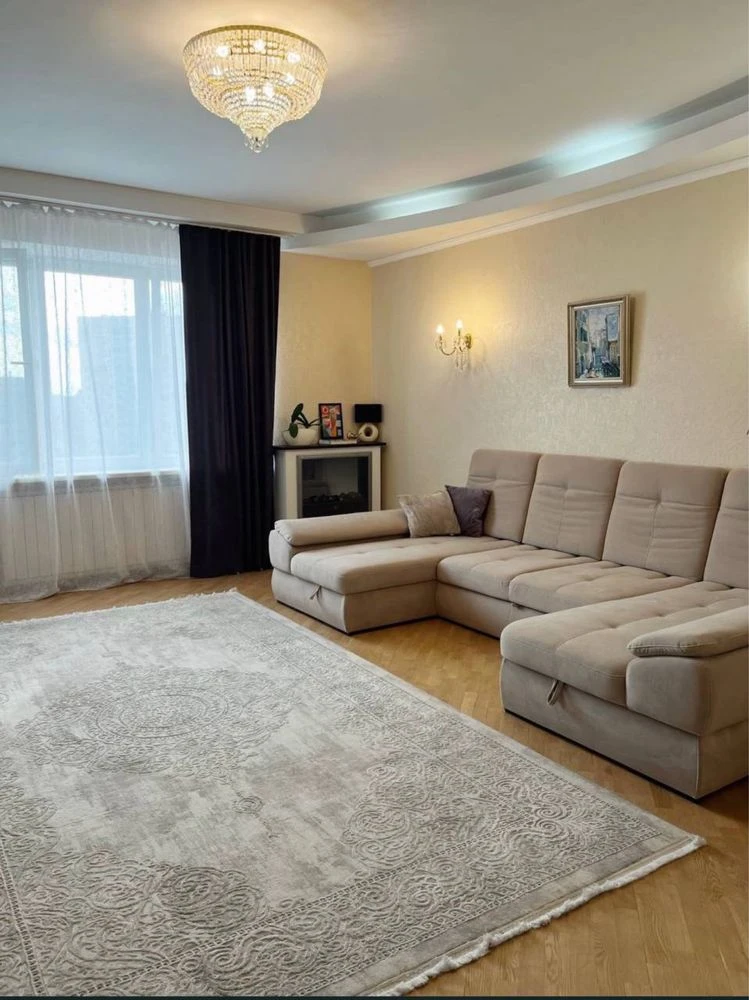 Sale of a 4-bedroom apartment in the Oasis complex