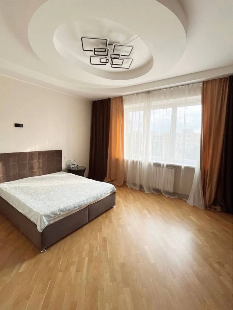 Sale of a 4-bedroom apartment in the Oasis complex