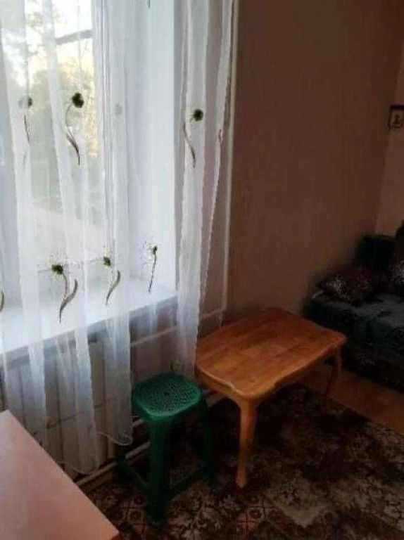 Продам гостинку, метро Индустриальная