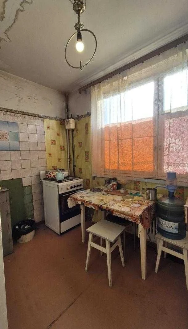 Продам 2к. кв. с раздельными комнатами на Северной Салтовке,