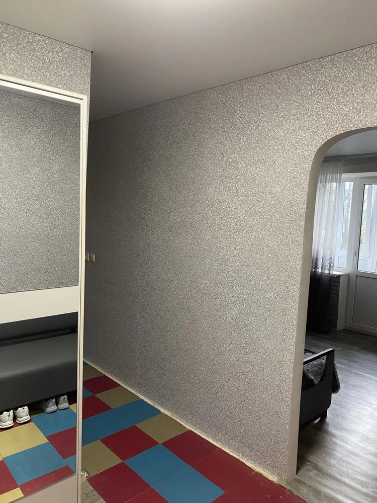Продам 2 ком  квартиру С. Сдісаренка