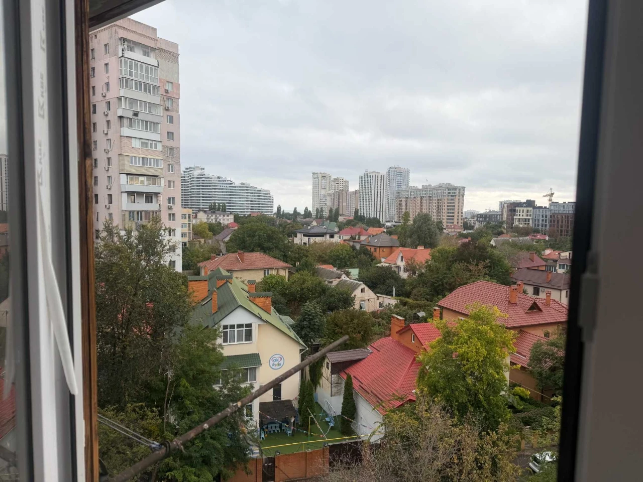 Spacious 3-bedroom apartment on Levnesvogo Street - SUPER PRICE!