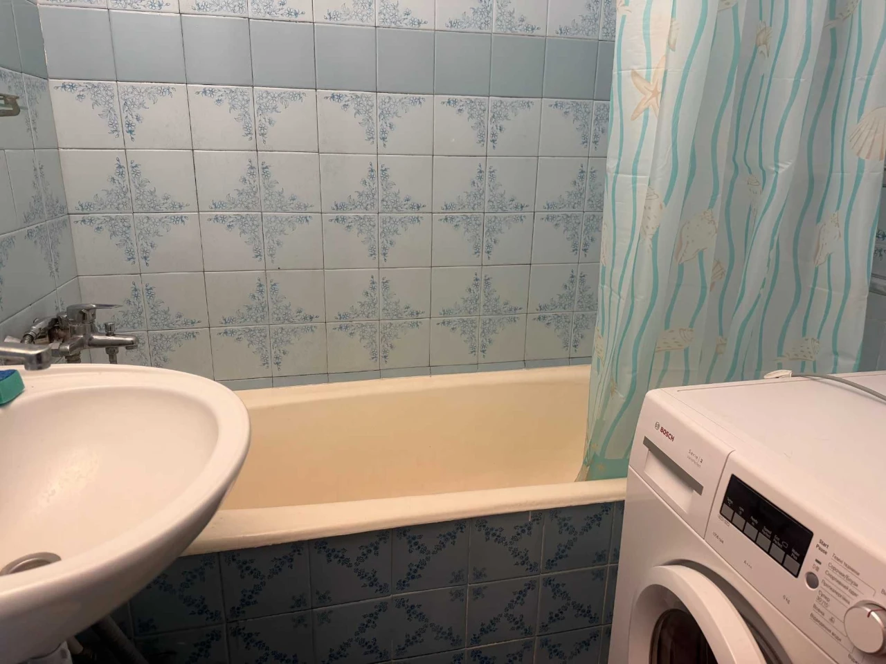 Spacious 3-bedroom apartment on Levnesvogo Street - SUPER PRICE!