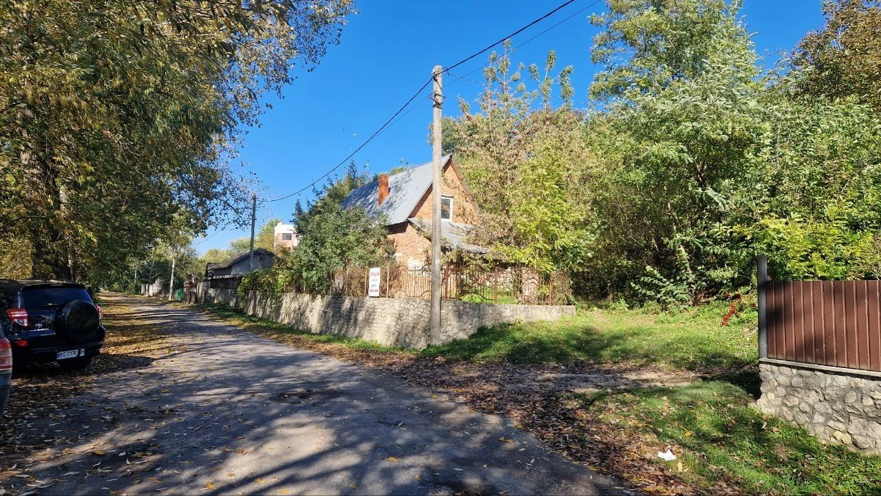 Продаж земельної ділянки 23 сотки. Поруч із озером