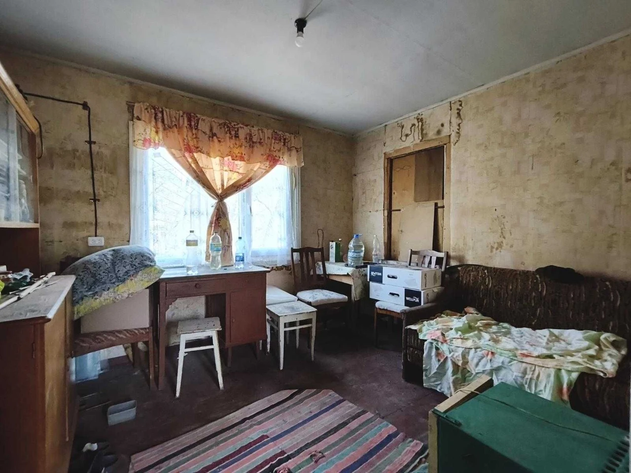 For Sale: Private Cottage in Proletarian Grove, near Lake Z