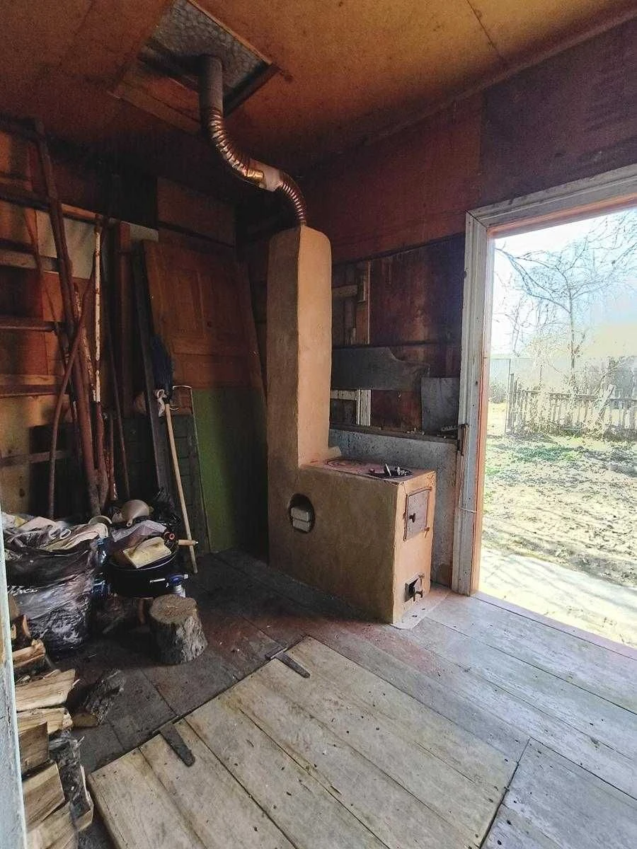 For Sale: Private Cottage in Proletarian Grove, near Lake Z