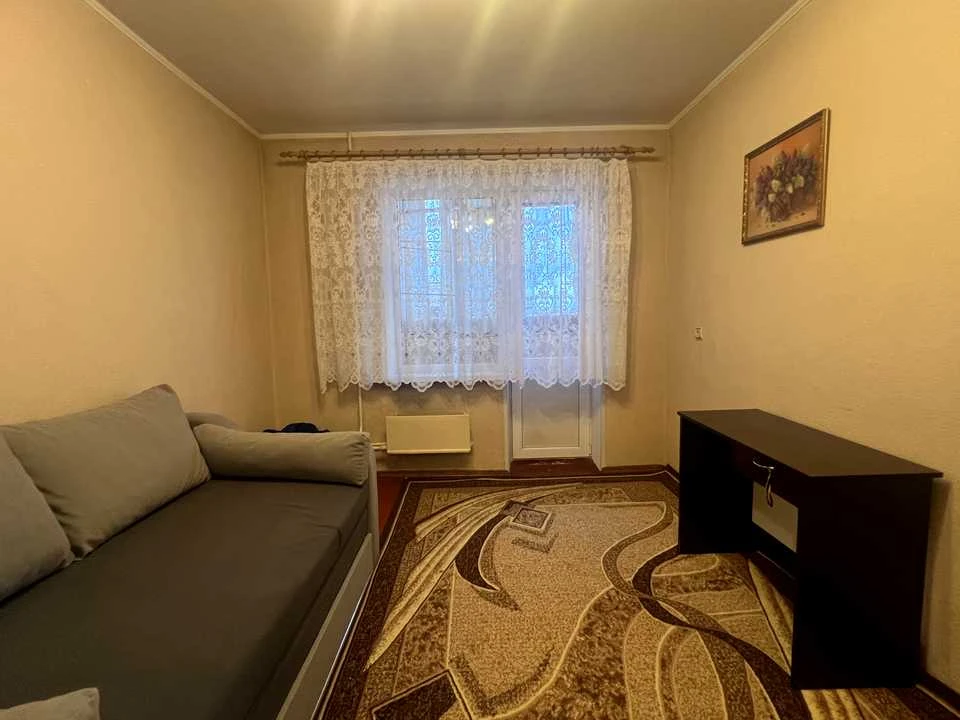 Apartment. Simiretska Street, Borschagivka.
