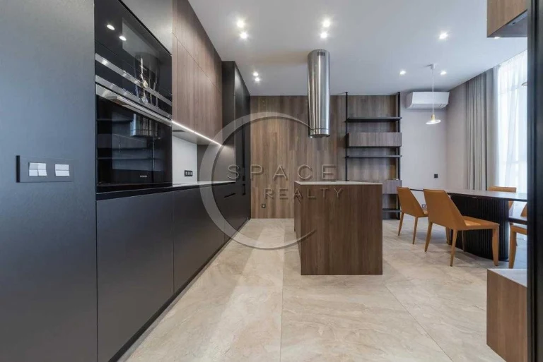 For sale 5-room apartment 204 m2 residential complex Novopecherski Lypky Dra street