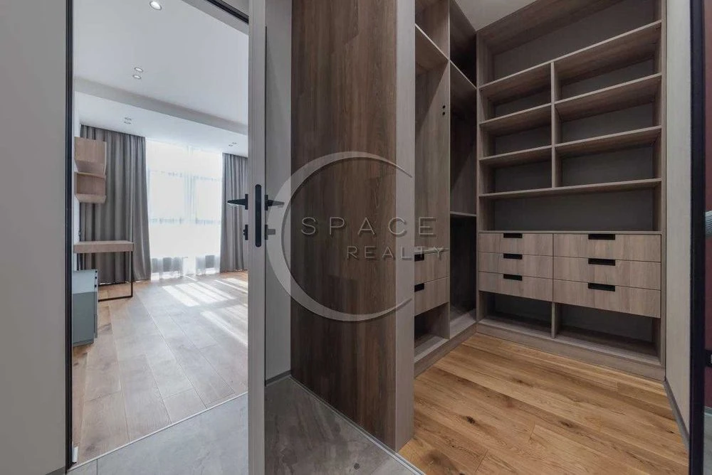 For sale 5-room apartment 204 m2 residential complex Novopecherski Lypky Dra street