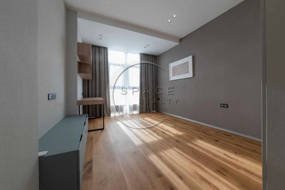 For sale 5-room apartment 204 m2 residential complex Novopecherski Lypky Dra street