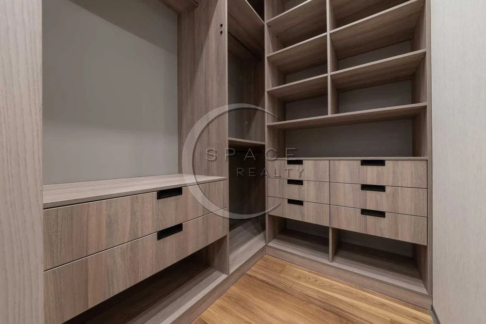 For sale 5-room apartment 204 m2 residential complex Novopecherski Lypky Dra street