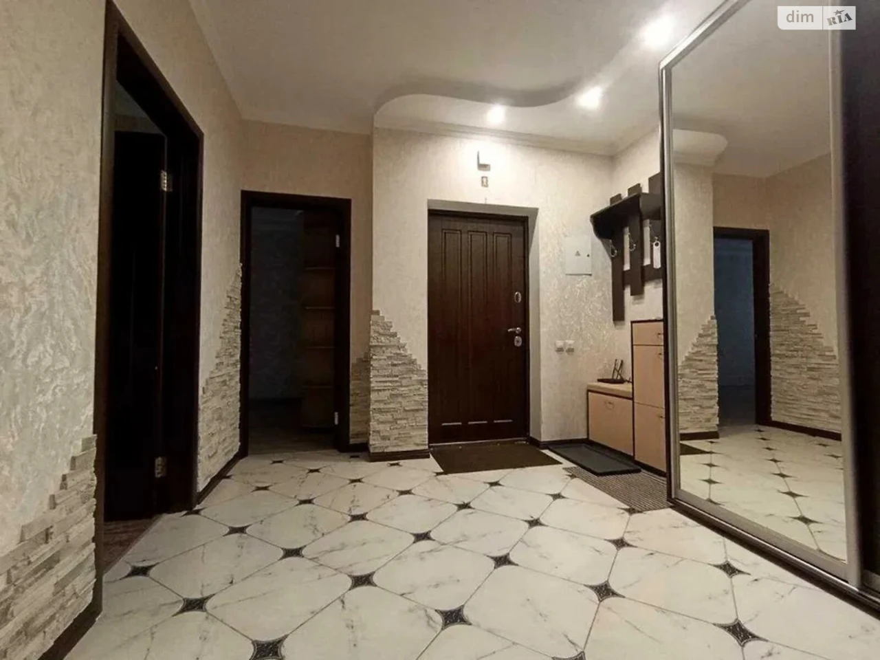 Apartment for Sale - Poshnyky