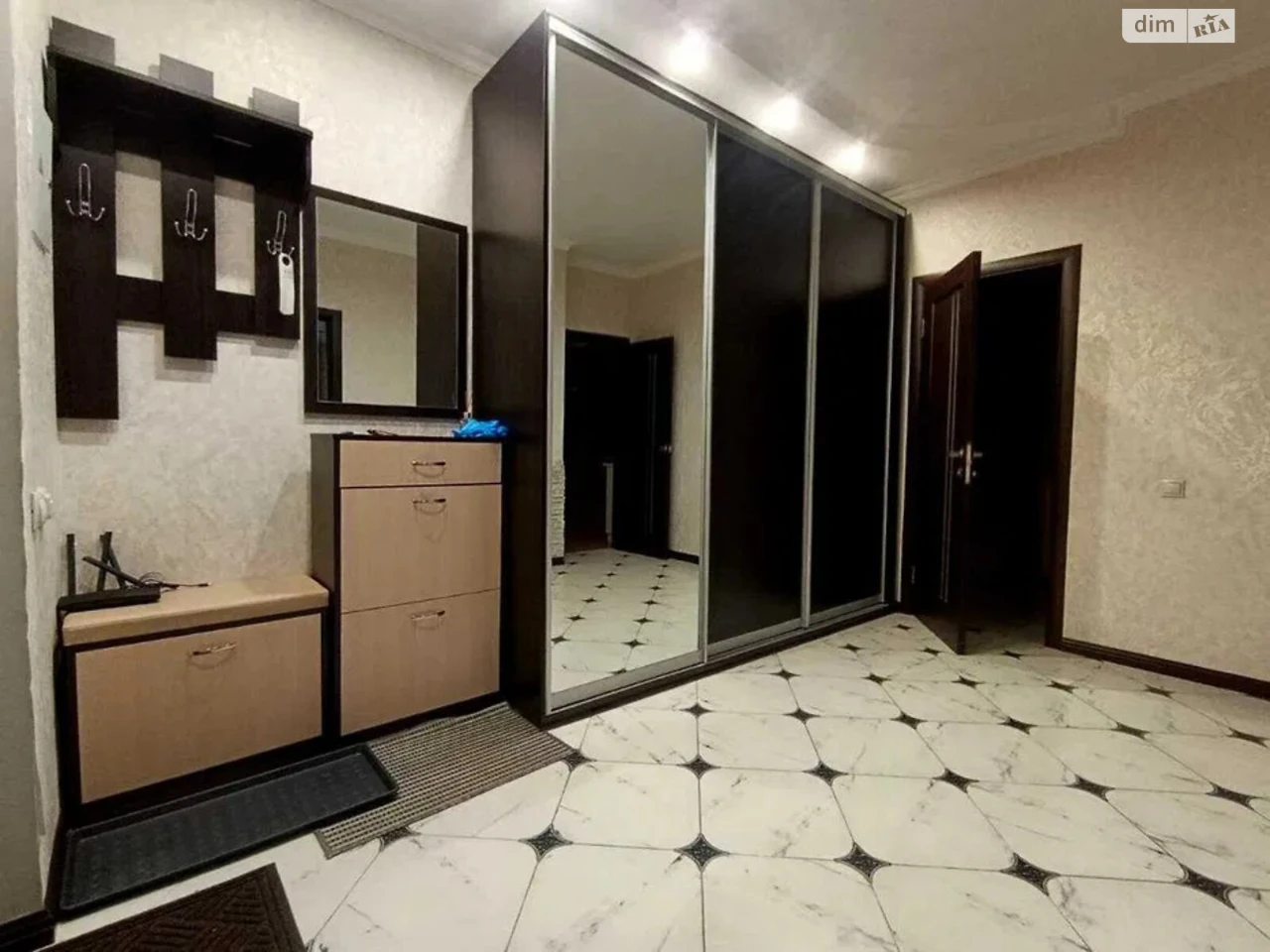 Apartment for Sale - Poshnyky