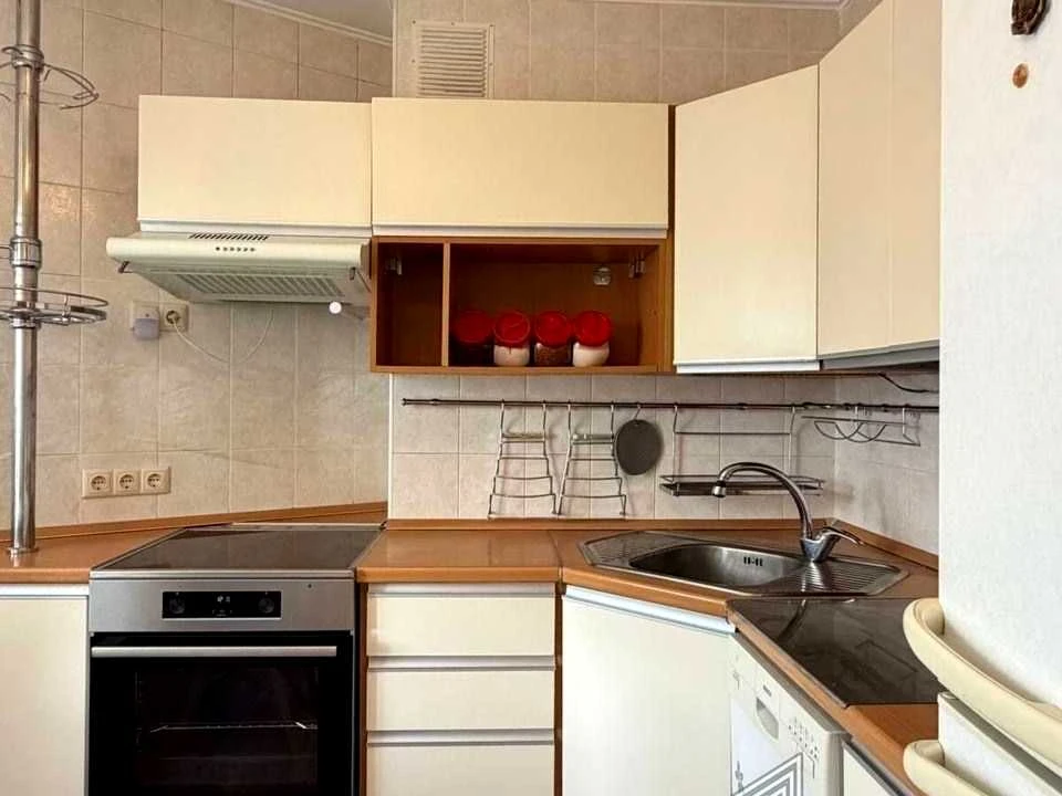 Apartment. Levka Luk'yanenko Street, Kyiv