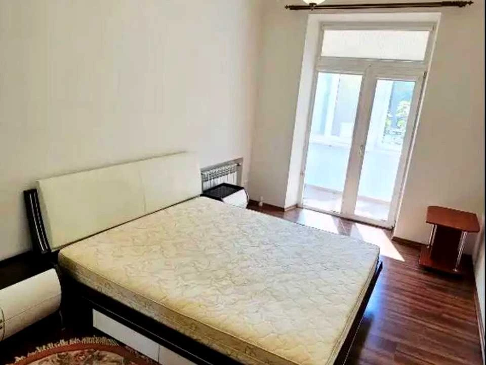 Apartment. Dnipro, Voskresenskaya st.