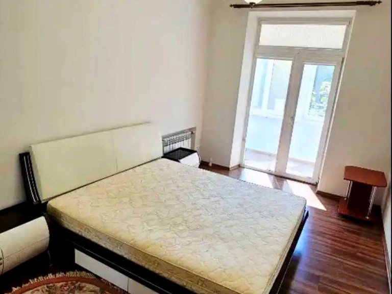 Apartment. Dnipro, Voskresenskaya st.