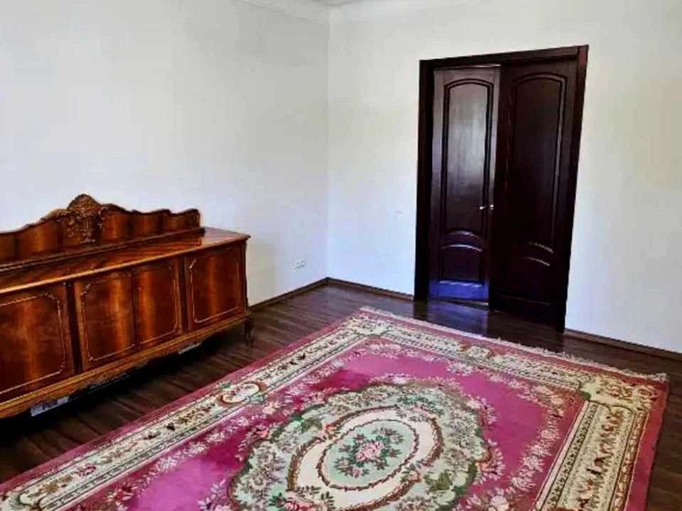 Apartment. Dnipro, Voskresenskaya st.