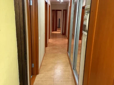 Rent 4-room apartment 91 sq.m. on the 3rd floor.