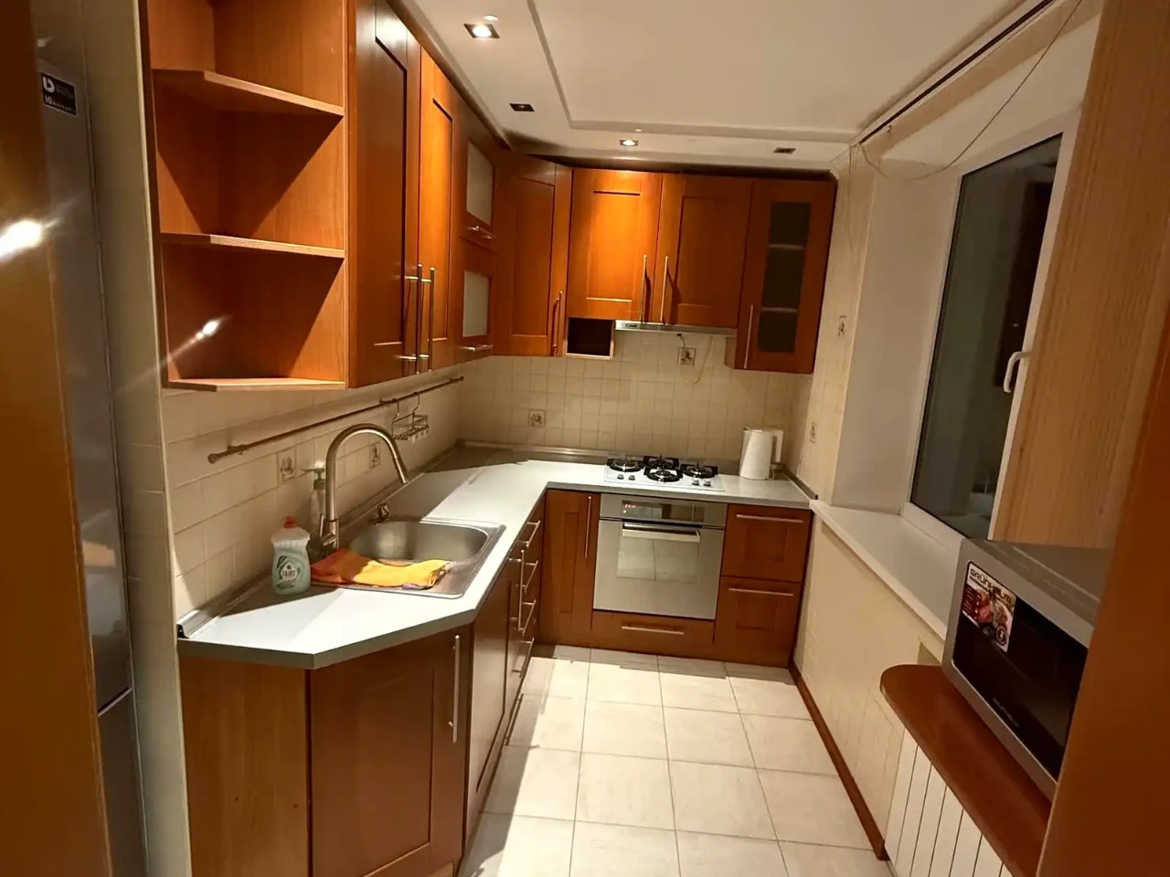 Rent 4-room apartment 91 sq.m. on the 3rd floor.