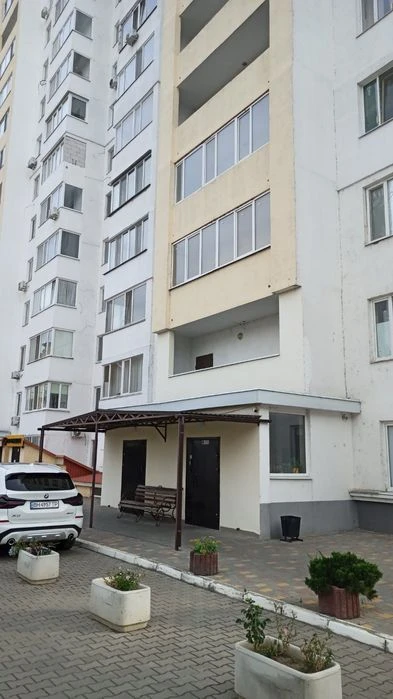 Продаем 1 комнатную на Бочарова в новом доме.