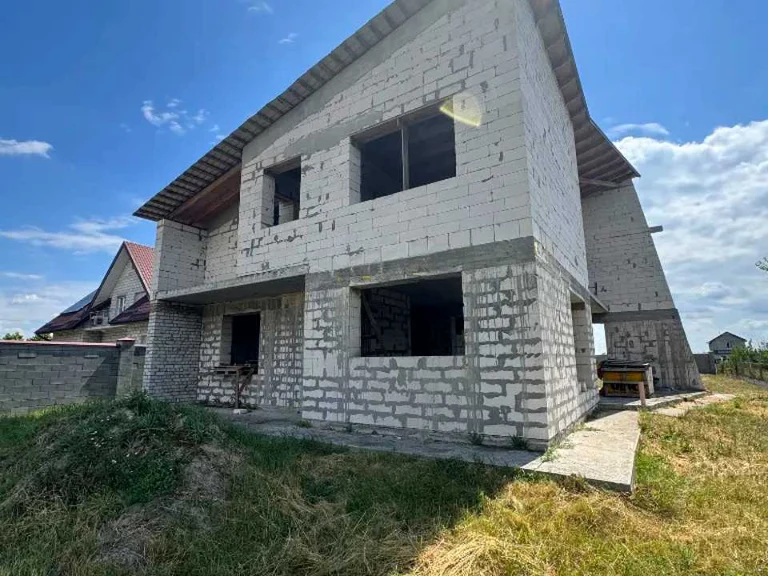 House. Suburb, Basseyna