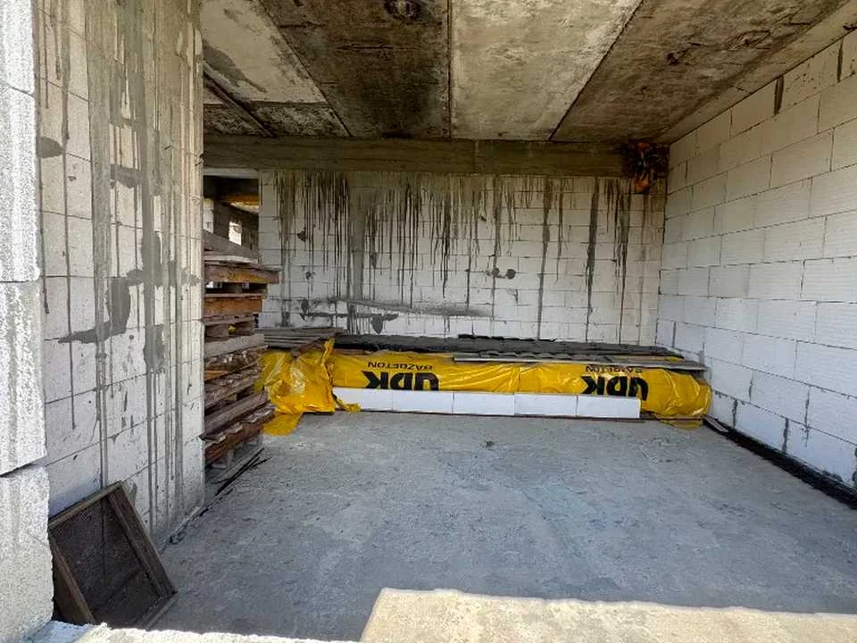 Будинок. Підгородне, Басейнова