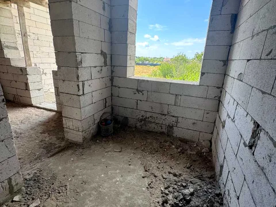 Будинок. Підгородне, Басейнова
