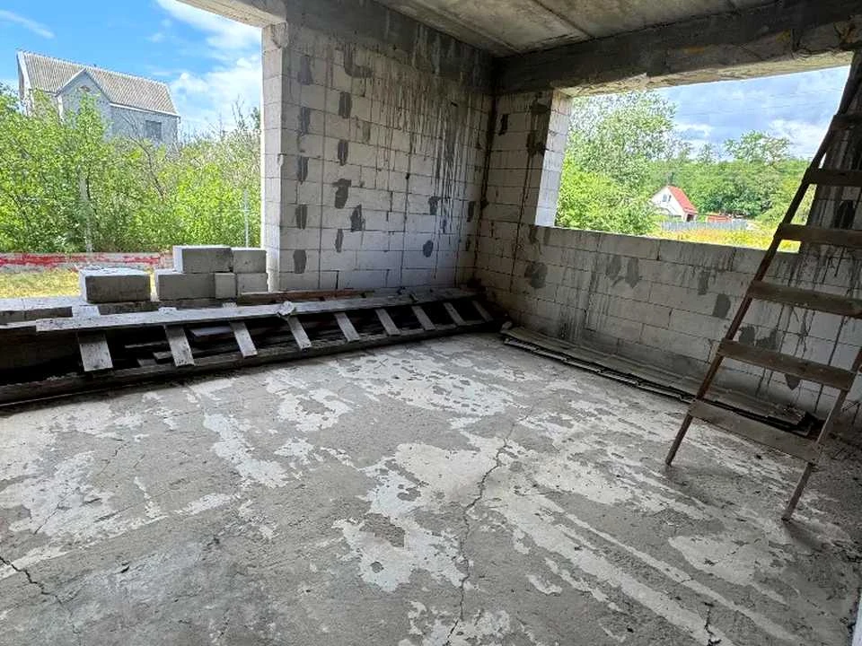Будинок. Підгородне, Басейнова