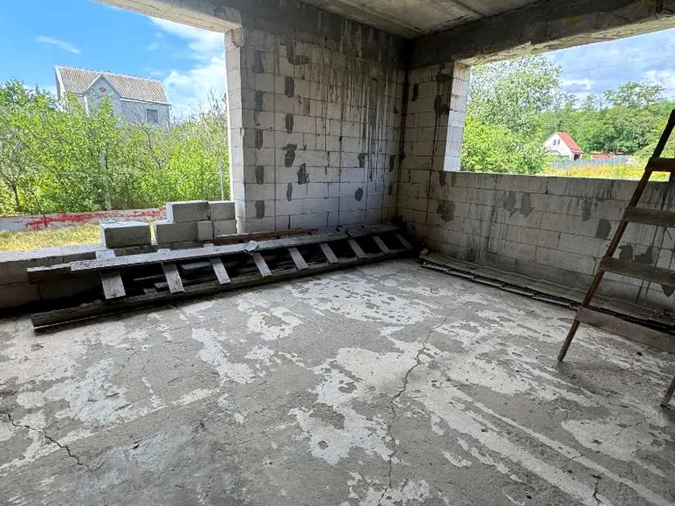 Будинок. Підгородне, Басейнова