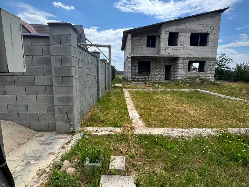 Будинок. Підгородне, Басейнова