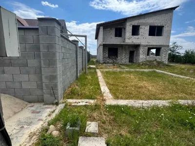 Будинок. Підгородне, Басейнова