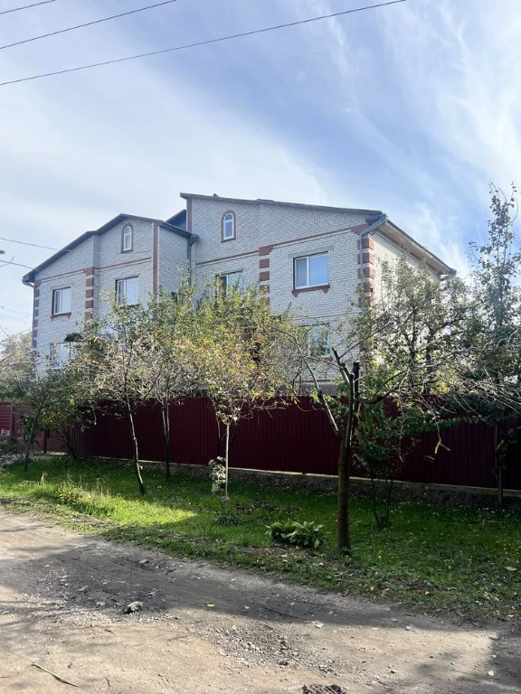 Продається затишний будинок на вулиці Нахімова