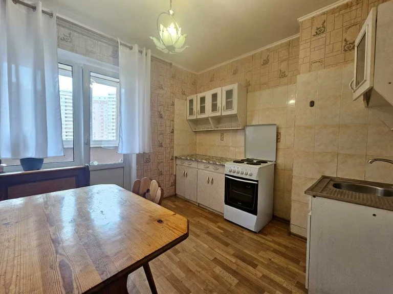 Apartment. Olenych Pchilka Street, Kyiv