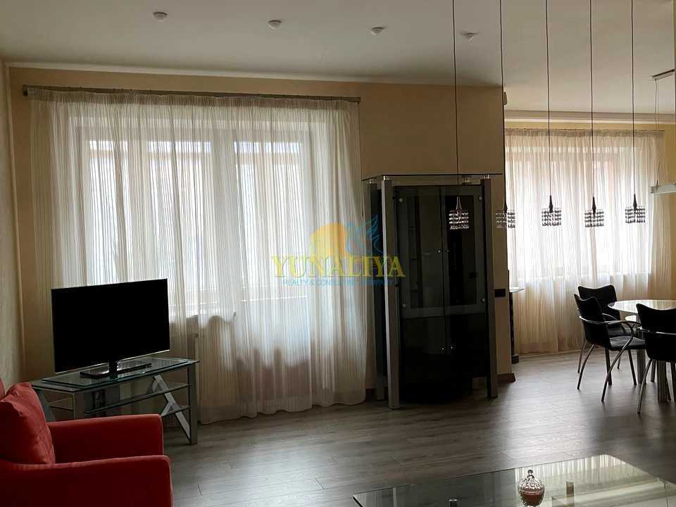 Apartment. Kyiv, Zhylanska st.