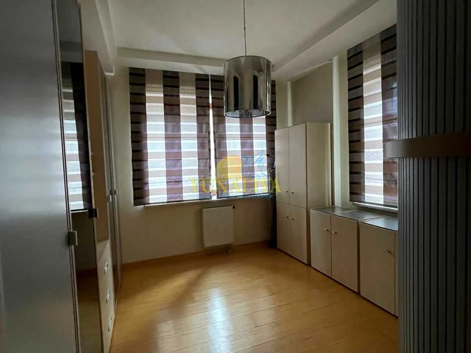 Apartment. Kyiv, Zhylanska st.