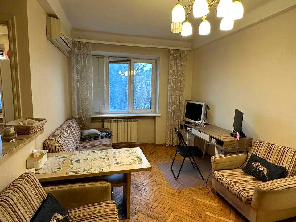 Квартира. Київ, Богдана Хмельницького вул.