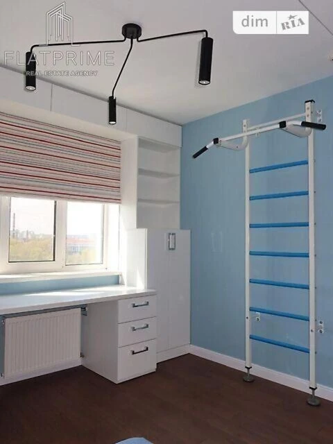 Sale of 3-room apartment 92 sq. m on Obolonskyi Avenue 1 building 1