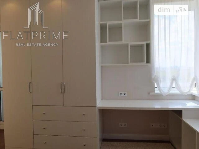 Sale of 3-room apartment 92 sq. m on Obolonskyi Avenue 1 building 1
