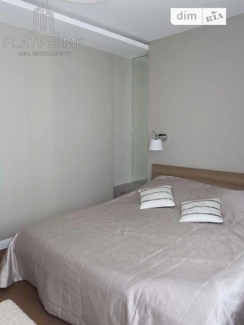 Sale of 3-room apartment 92 sq. m on Obolonskyi Avenue 1 building 1