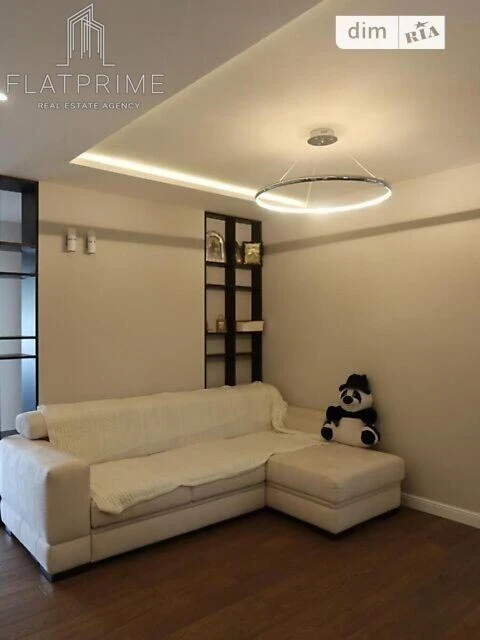 Sale of 3-room apartment 92 sq. m on Obolonskyi Avenue 1 building 1