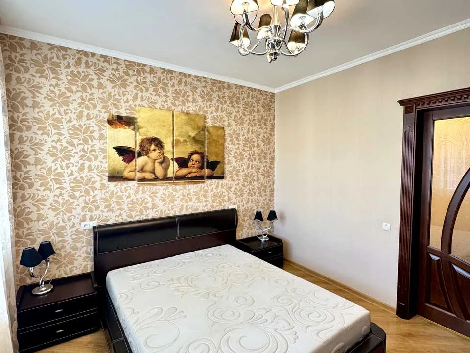 Apartment. Kyiv, Dniprovska Naberezhna st.