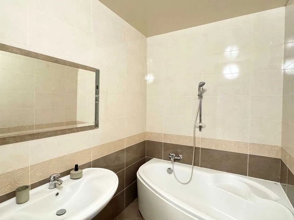 Apartment. Kyiv, Dniprovska Naberezhna st.