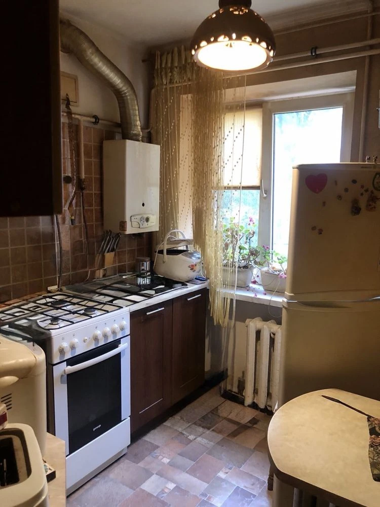 Sale of a 2-room apartment on вул. Kotsilovського (Mekhnikova) center