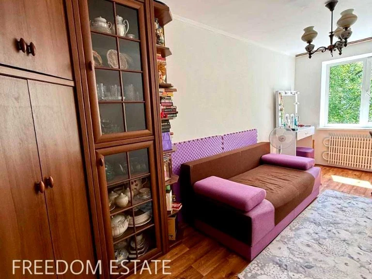 Apartment. Tractor Builders Avenue, Kharkiv